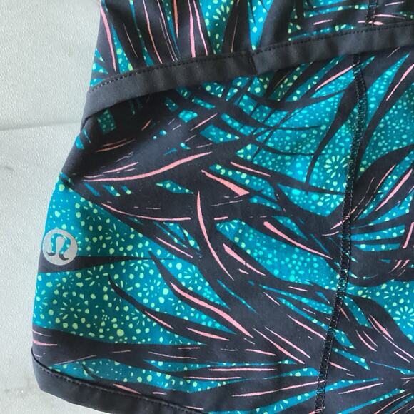Lululemon Speed Shorts Sz 4, Palm Lace Tofino Teal, Race Running Activewear Gym - Picture 8 of 10